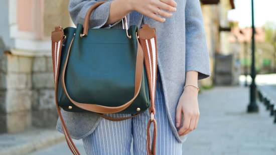 Primark le hace la competencia a Stradivarius con el bolso más en tendencia para primavera por 16 euros que ya arrasa entre las mujeres +50