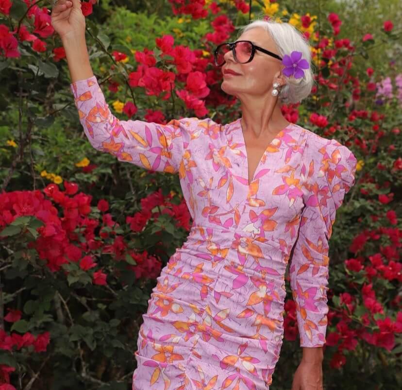 Este nuevo vestido de Sfera parece de marca pero cuesta 36 euros: las mujeres +50 lo están agotando para ser la invitada ideal en primavera
