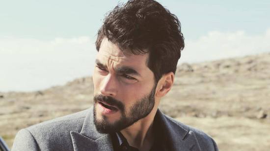 Akin Akinözü.
