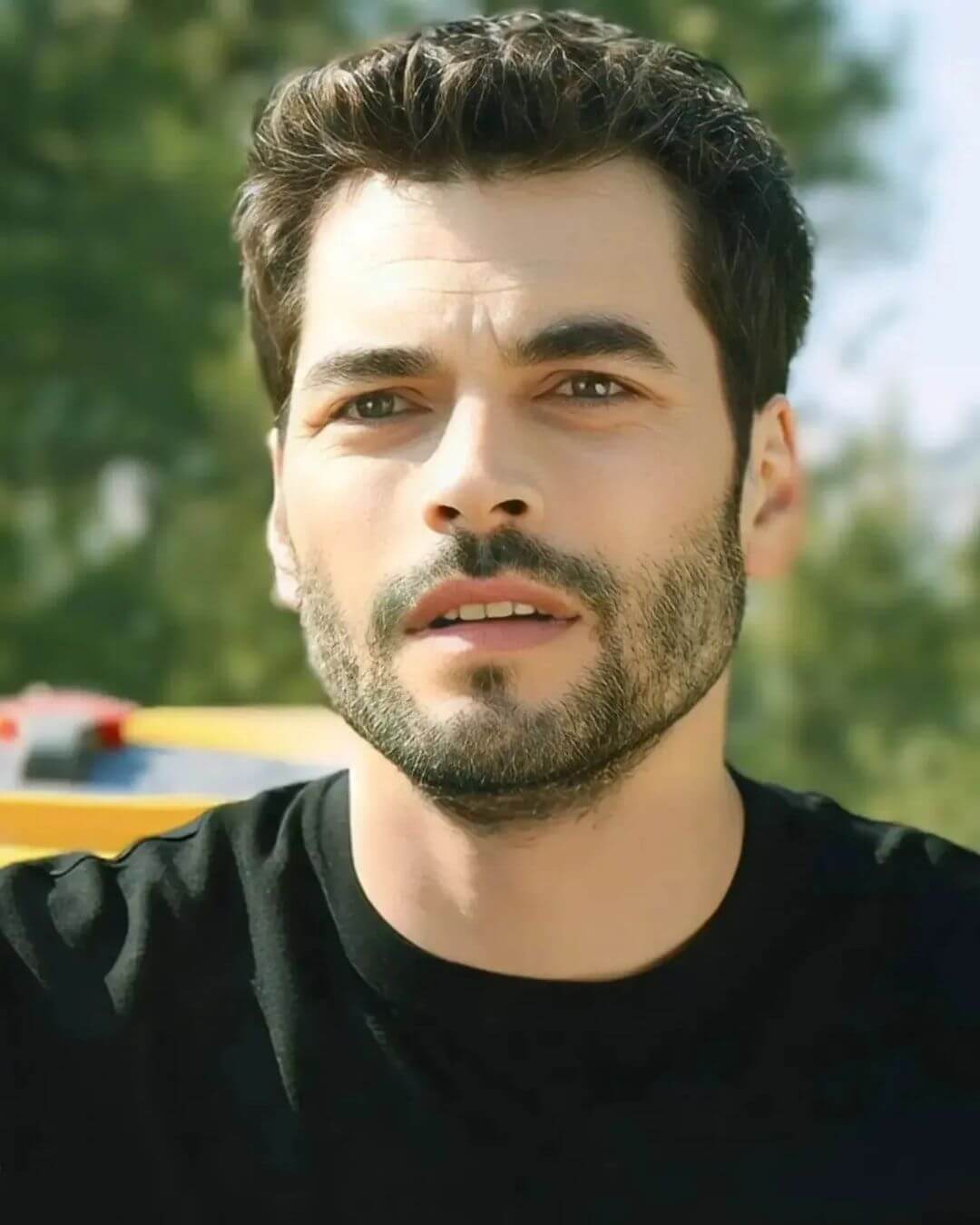 Akin Akinözü.