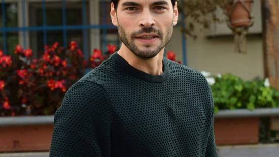 Akin Akinözü.