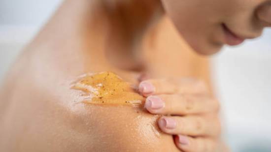 Los 5 exfoliantes con los que conseguir una piel renovada y suave.