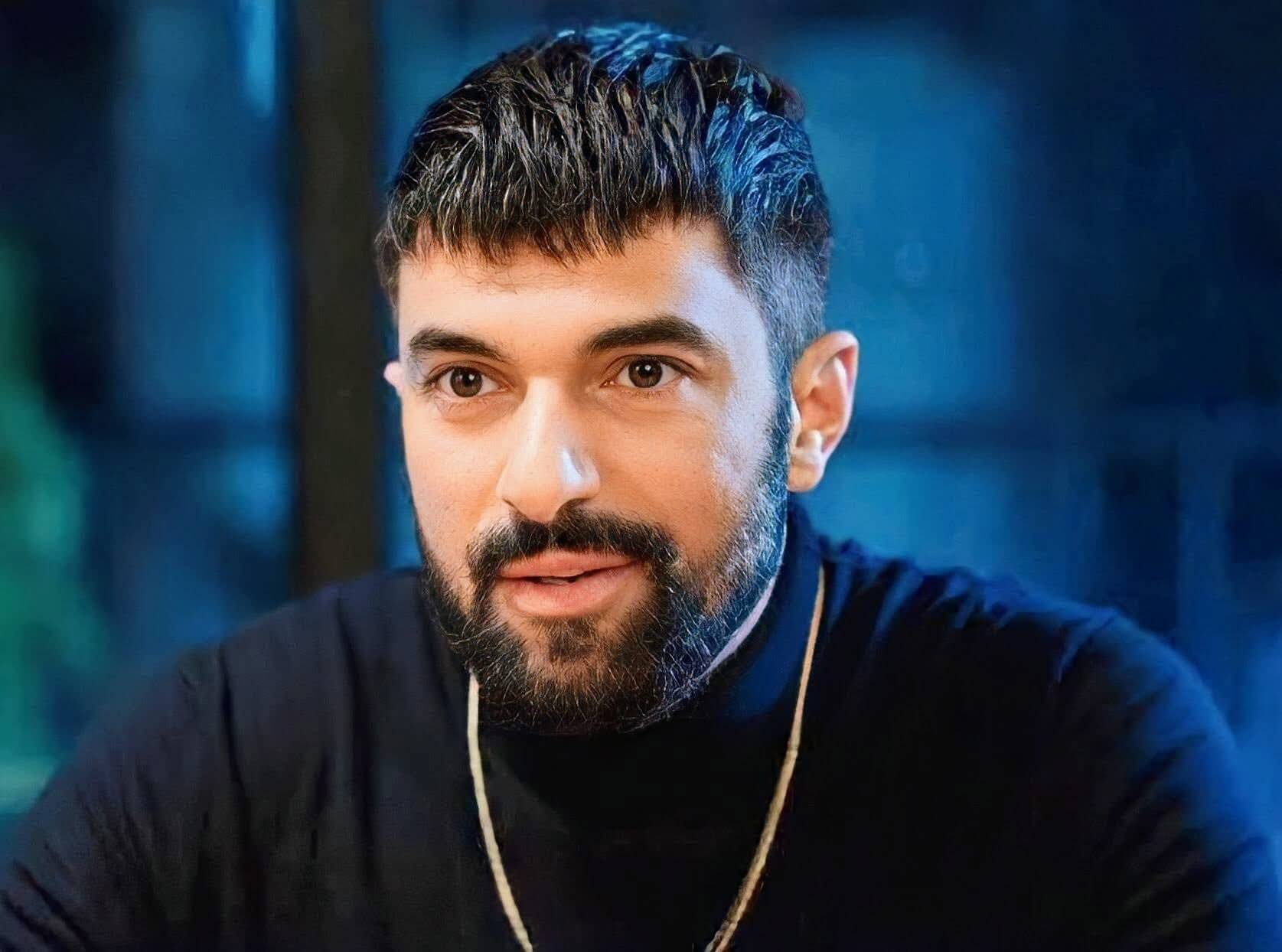 Engin Akyürek.