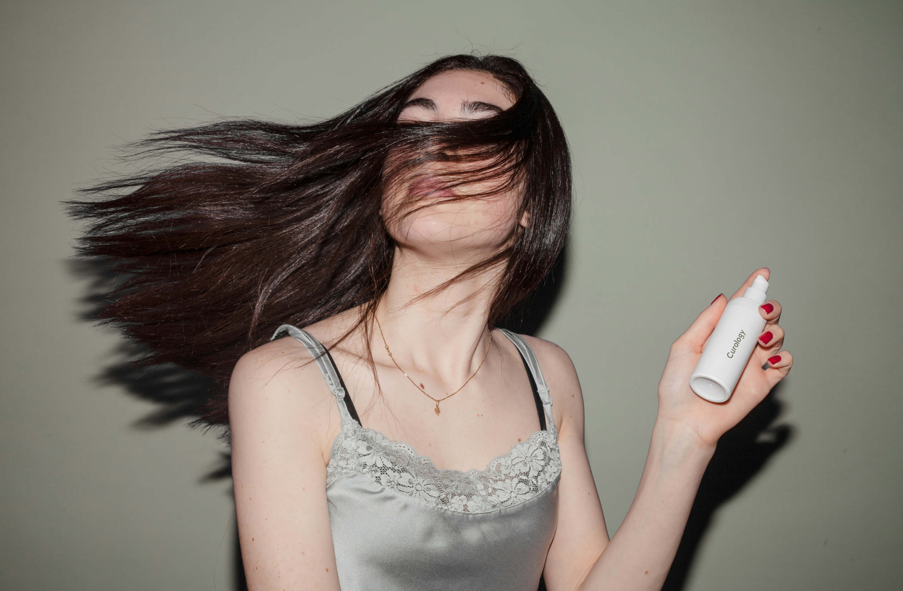 Este aceite superventas para cabello está rebajado en Primor: cierra las puntas y aporta brillo