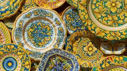 Las vajillas más buscadas de Carrefour, Primark o Tiger para presumir de mesa esta primavera: muy económicas y coloridas