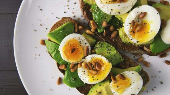 Seis desayunos saludables, deliciosos y rápidos de preparar con los que empezar bien la mañana