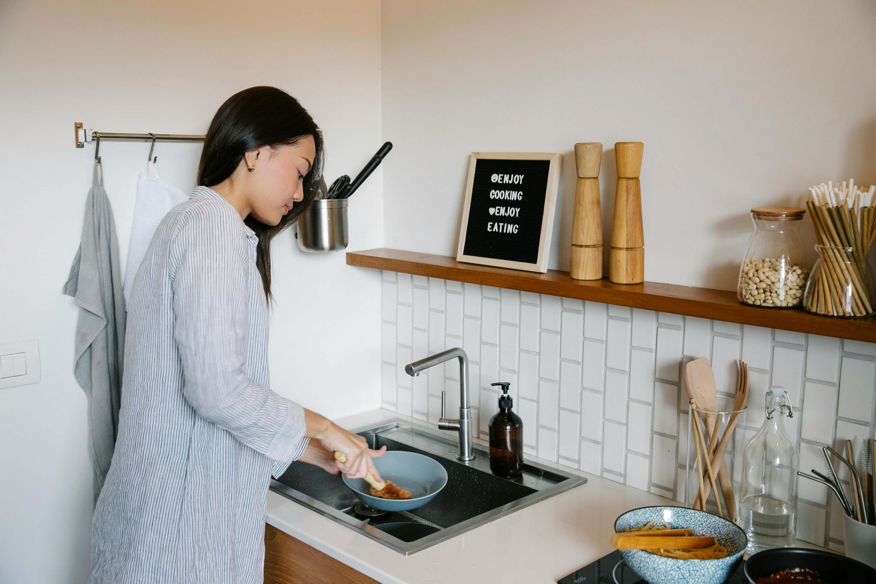 Trucos para limpiar la grasa de la cocina de forma fácil y rápida