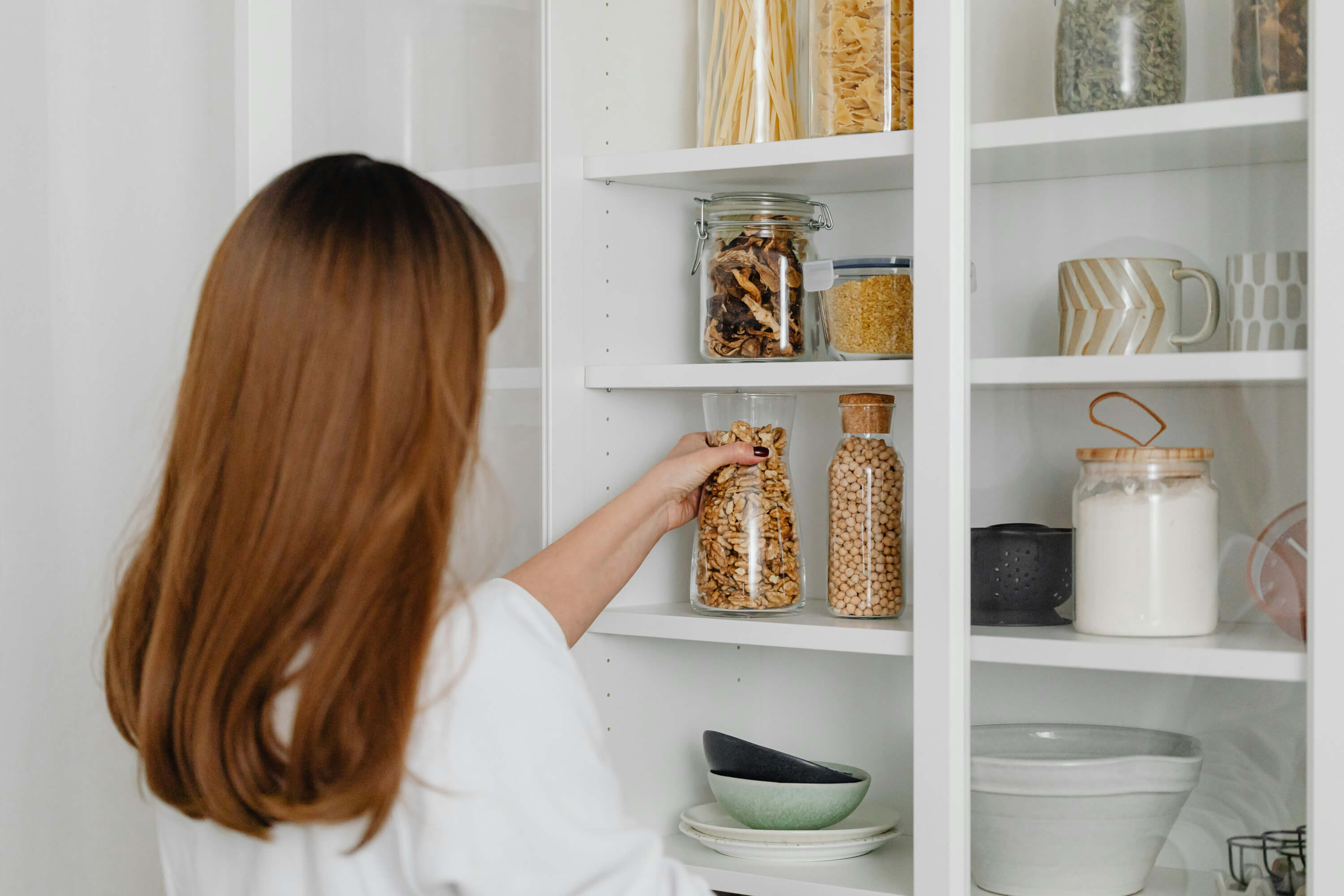 La técnica de Marie Kondo para ordenar la despensa de la cocina y ver todos los alimentos de una sola pasada
