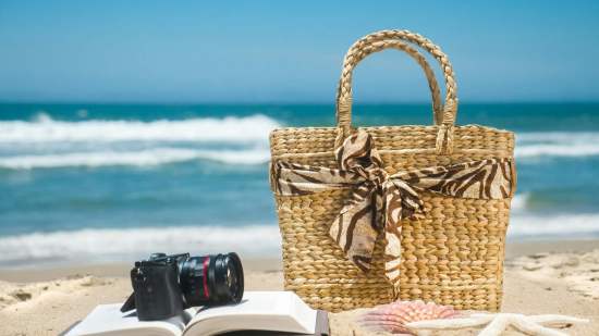 De Primark a Lefties: los capazos de playa baratos que las mujeres +50 prometen agotar porque son amplios y cuestan menos de 15 euros