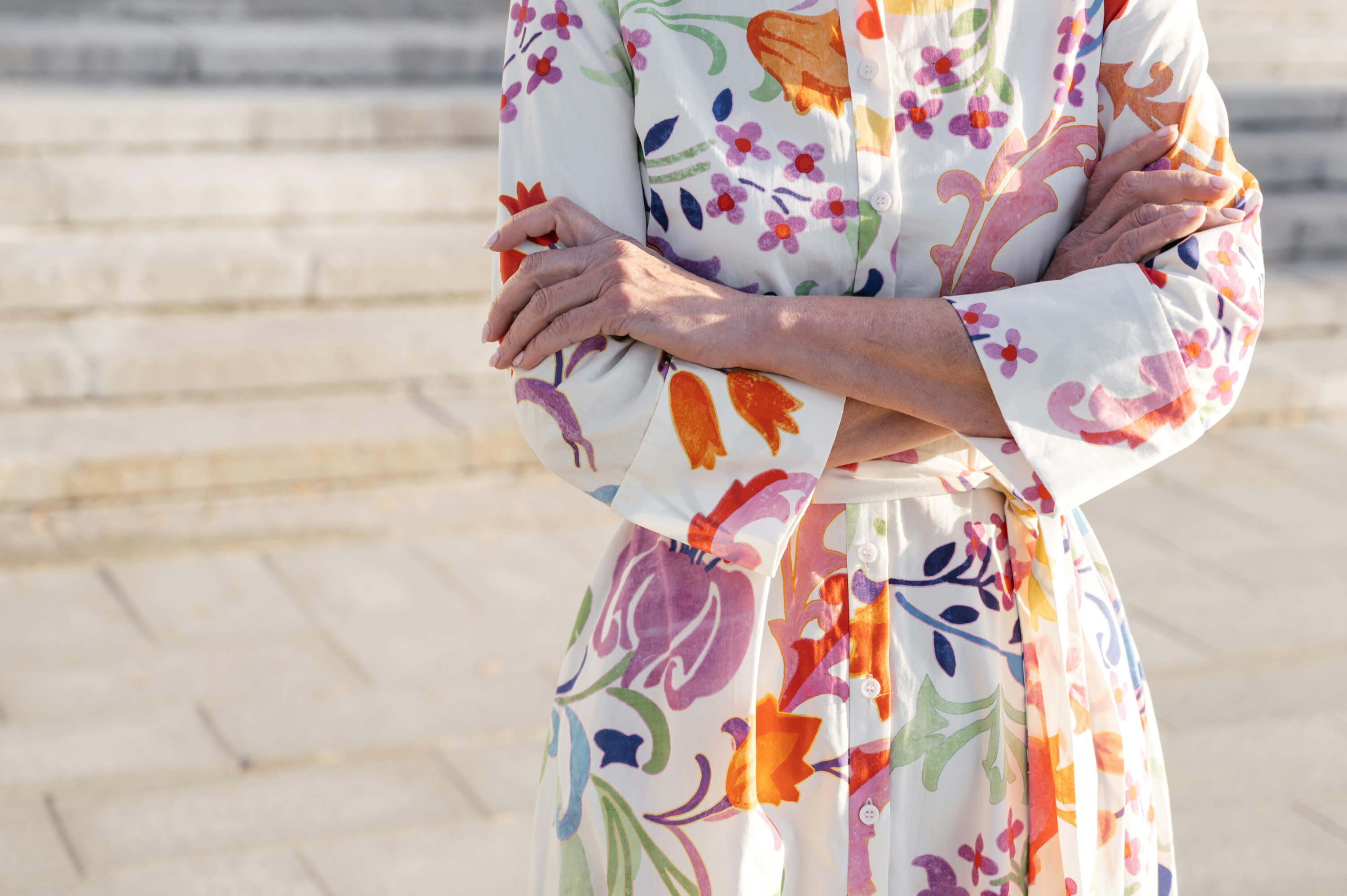 Seis vestidos de las rebajas de Cortefiel en los que las mujeres +50 prometen invertir antes de que se agoten porque son fresquitos y cómodos