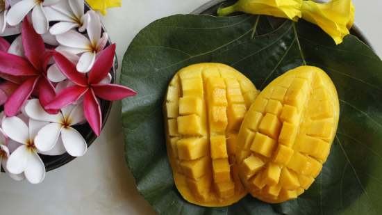 Seis recetas con mango fresquitas, ligeras y deliciosas para comer o cenar en los días de calor de verano