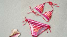 La técnica de Marie Kondo para ordenar bañadores y bikinis y que no se descoloquen en el armario