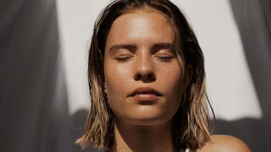 Cinco peinados para pelo corto fáciles y rápidos que los peluqueros recomiendan para las mujeres +50 este verano