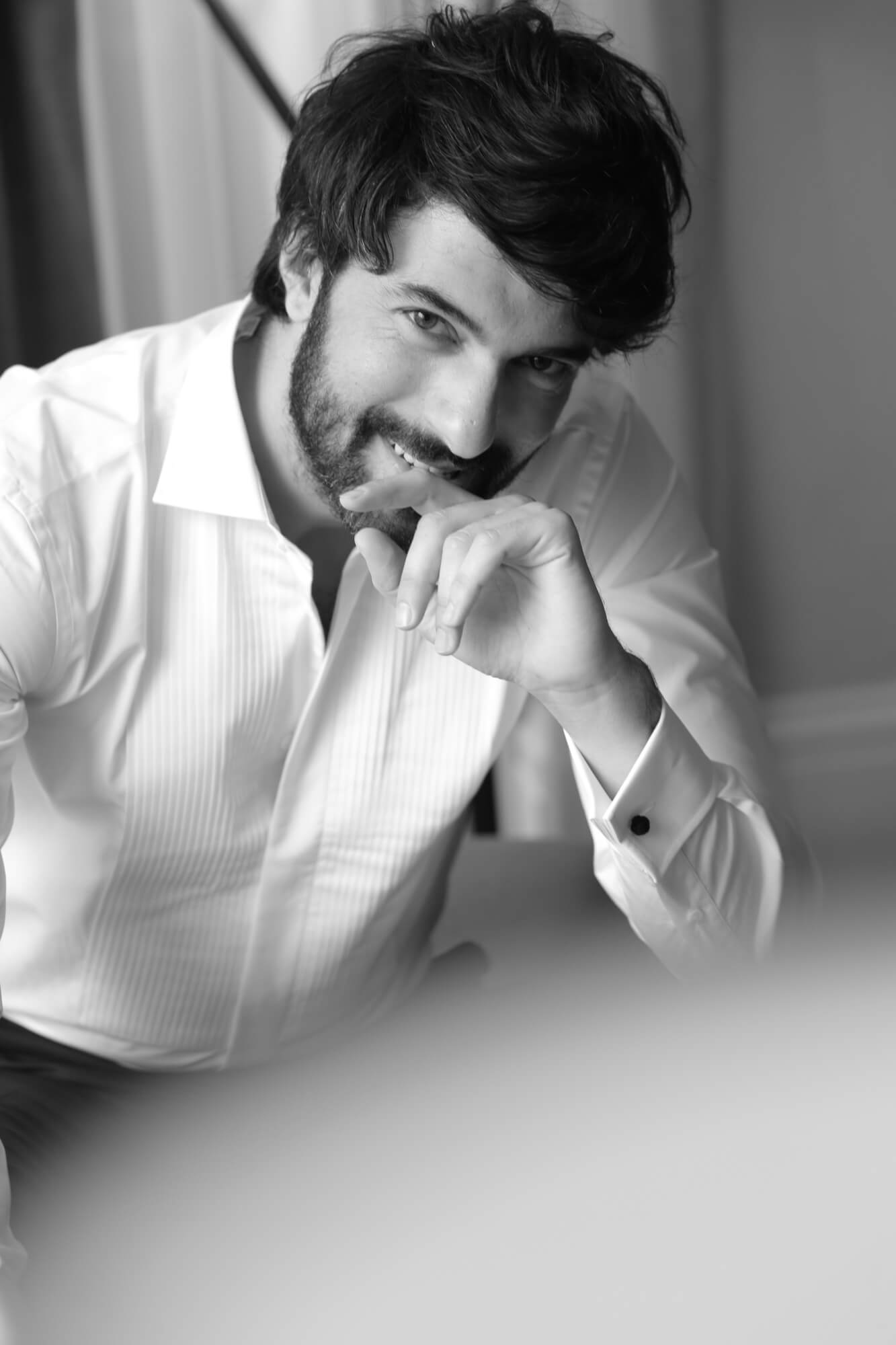 Engin Akyürek.
