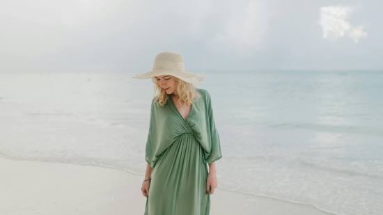 Seis vestidos de las rebajas de Massimo Dutti en los que merece la pena invertir: desde opciones cómodas para diario a modelos elegantes para eventos