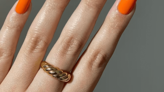 Uñas naranja fuego