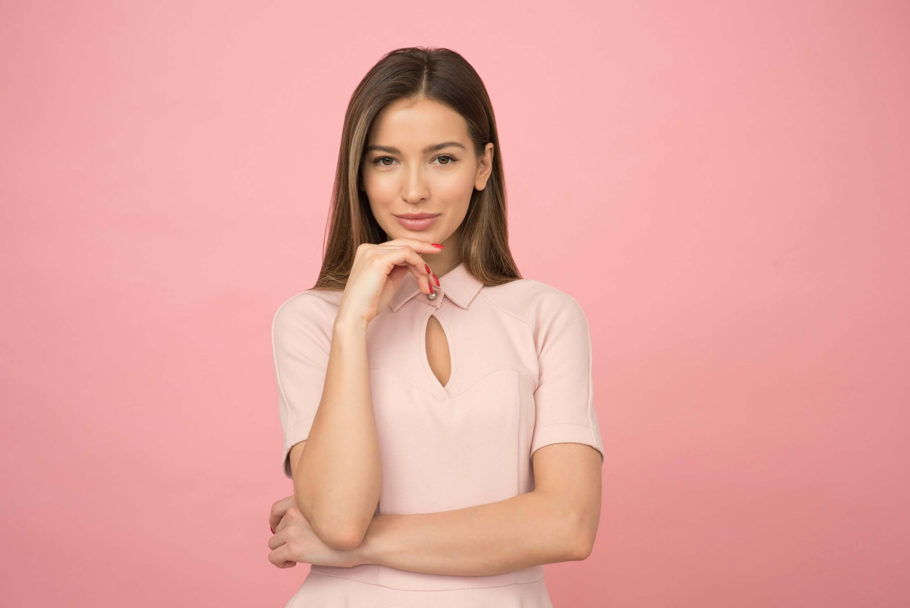 Mango Outlet rebaja a menos de 10 euros las blusas de manga corta fresquitas y coloridas que las mujeres +50 prometen agotar este verano