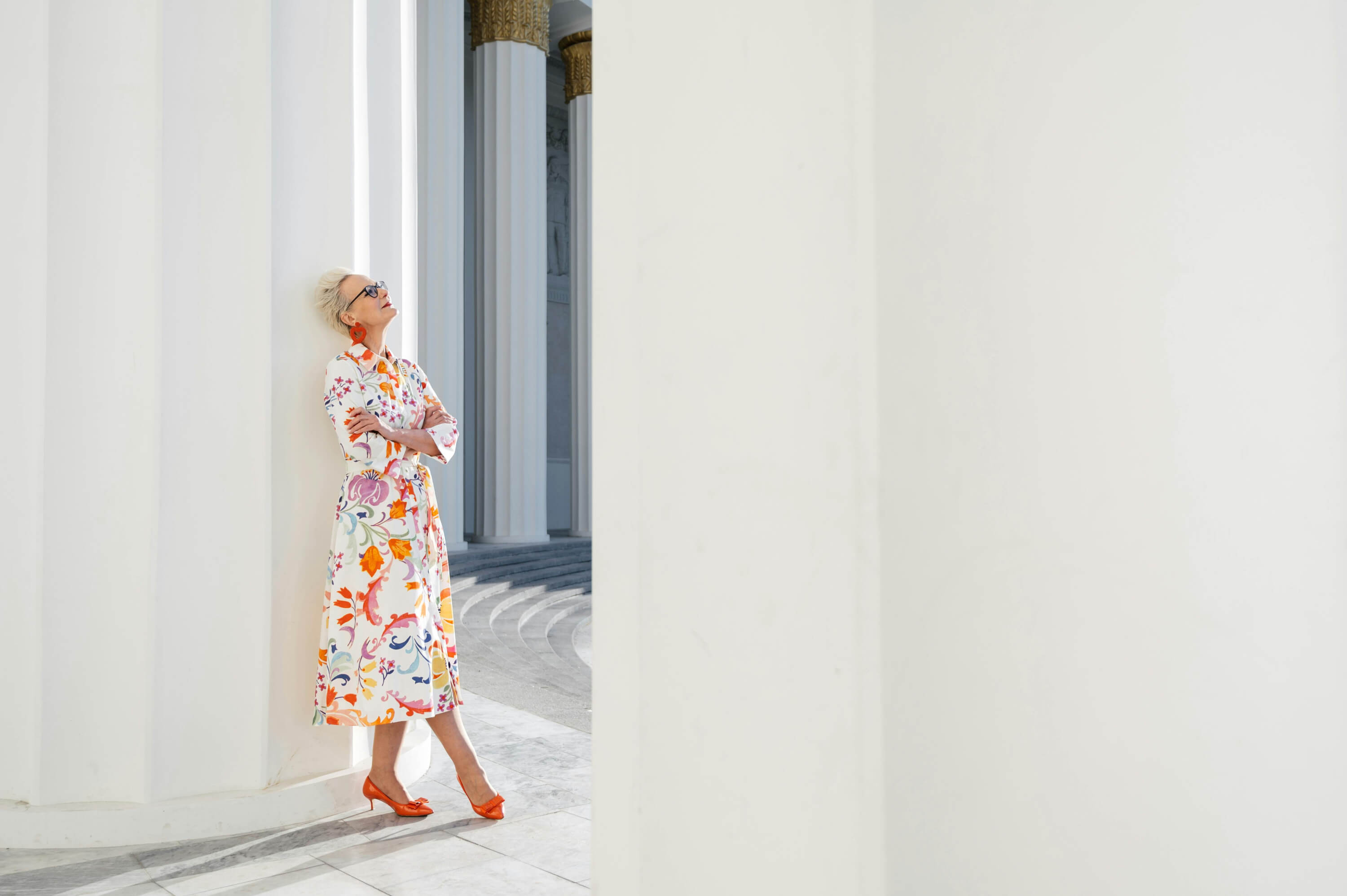 Sfera tiene el nuevo vestido sueltecito por menos de 18 euros que enamorará a las mujeres +50 que les gusta vestir elegantes sin esfuerzo en verano
