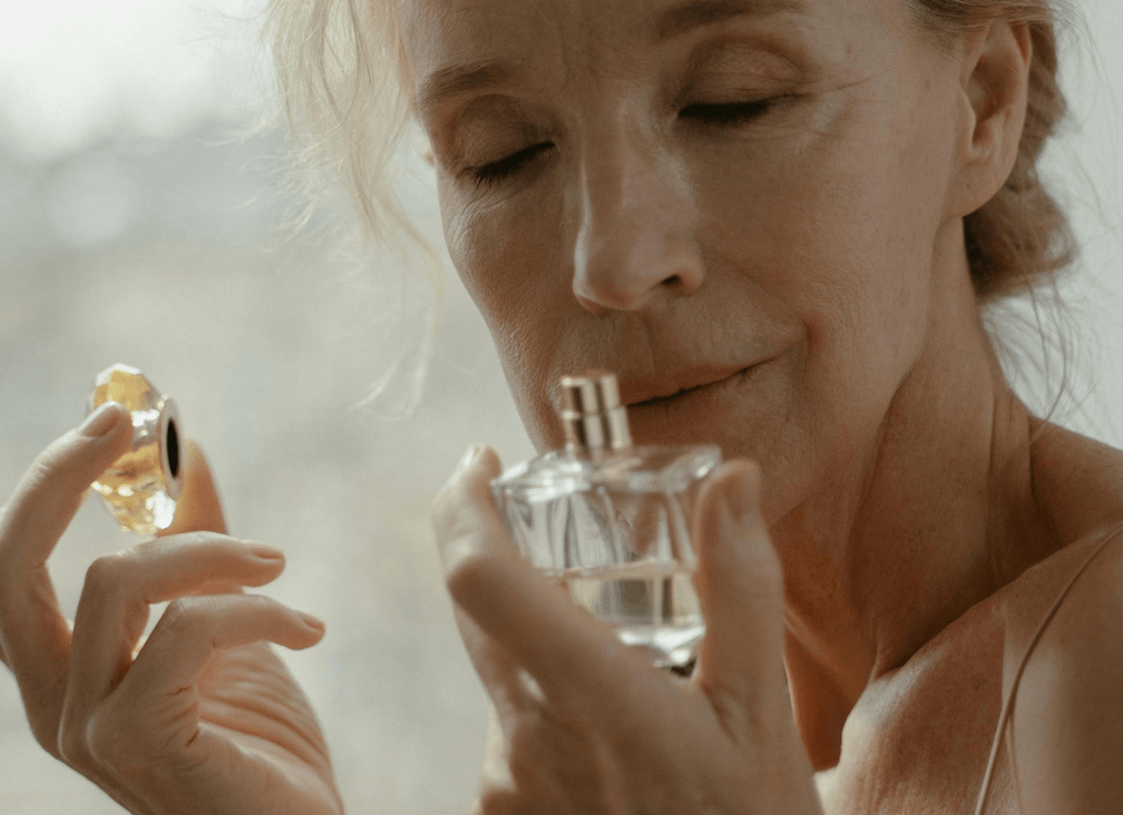 El Corte Inglés rebaja a la mitad los perfumes florales que adorarán las mujeres +50 para verano porque son fresquitos y femeninos