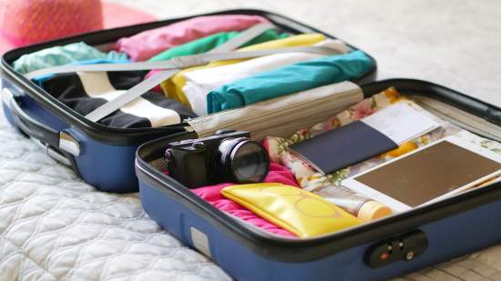 Este es el truco de la Marie Kondo española para no facturar maletas en sus viajes de verano