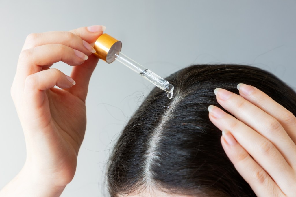 Aceite de romero para el cabello, el producto de 3 euros que triunfa en Mercadona porque promete hacer crecer el pelo