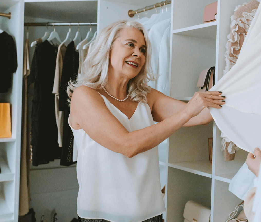 Seis chollos del remate final de rebajas de C&A, Zara o Massimo Dutti con el que crear un fondo de armario de armario de otoño para las mujeres +50