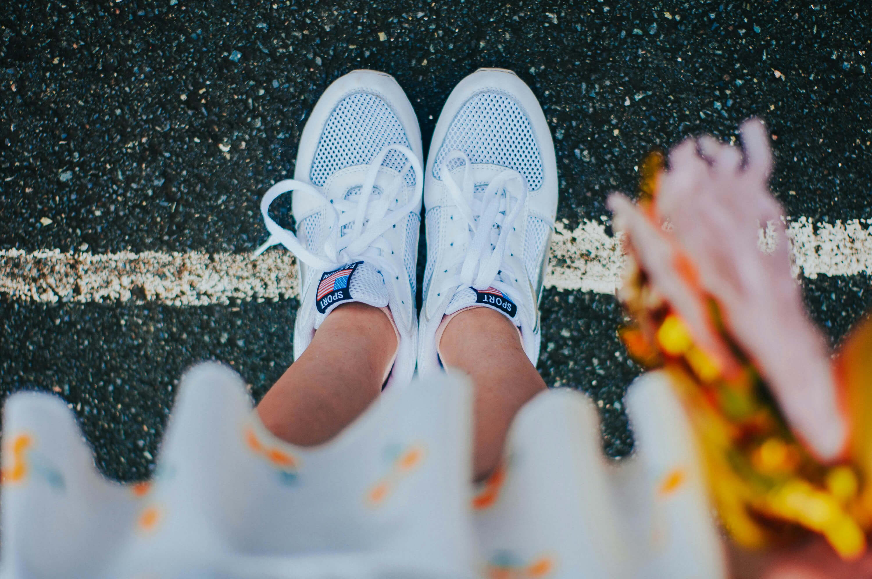 Decathlon tira la casa por la ventana con estas zapatillas Skechers por menos de 35 euros que las mujeres de 50 y 60 años querrán para la vuelta a la rutina