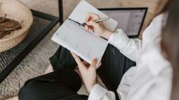 De Tiger a Primark: las agendas compactas, prácticas y tiradas de precio con las que las mujeres +50 organizarán su vuelta al trabajo sin esfuerzo