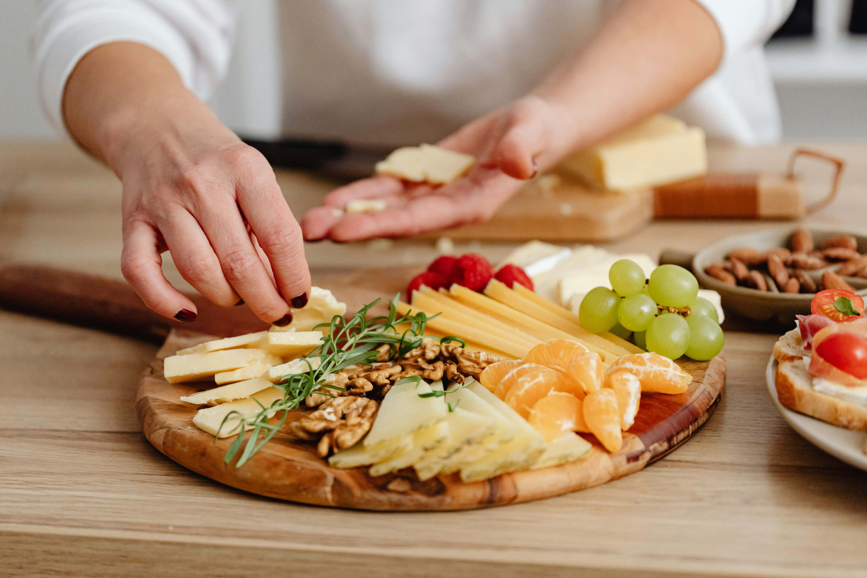 Aperitivos fáciles sin cocinar: doce recetas rápidas y deliciosas para sorprender a tus invitados en una comida o cena en casa