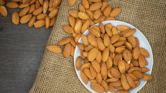 Estos son los beneficios de comer almendras según una nutricionista
