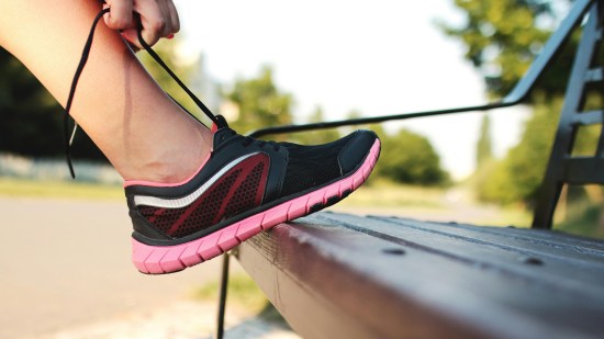 Lidl tiene unas zapatillas tipo Skechers por poco más de 12 euros que prometen arrasar entre las mujeres de 50 y 60 años porque pegan para el otoño y son cómodas
