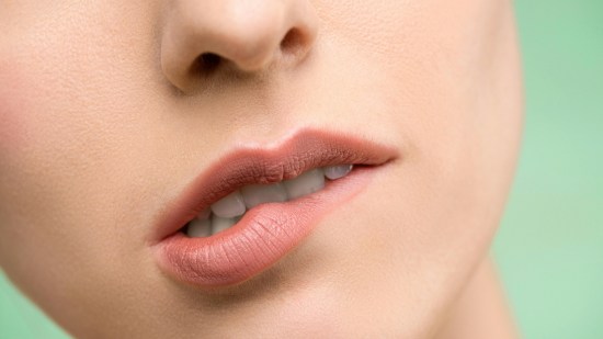 Qué significa soñar que se te caen los dientes según un psicólogo