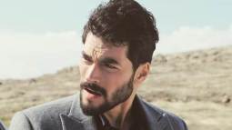 Akin Akinözü - Instagram.