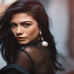 Demet Özdemir.