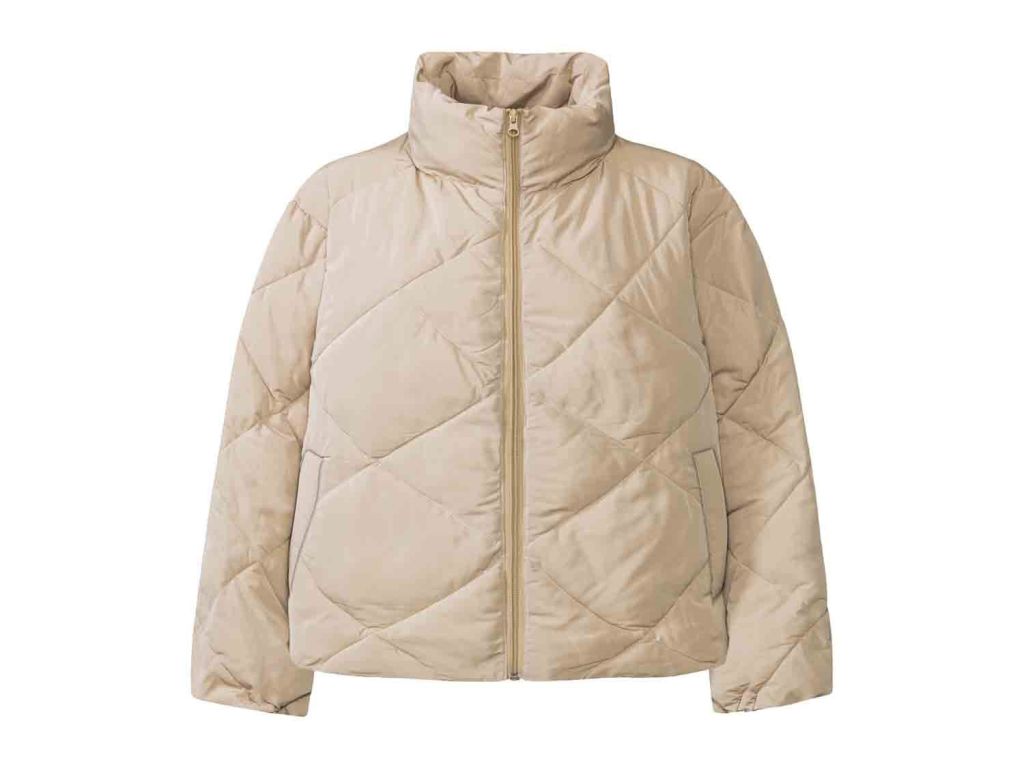 Ni Shein ni Primark: Lidl tiene el plumífero por poco mas de 12 euros que amarán las mujeres +50 porque es cómodo y práctico para el frío y la lluvia