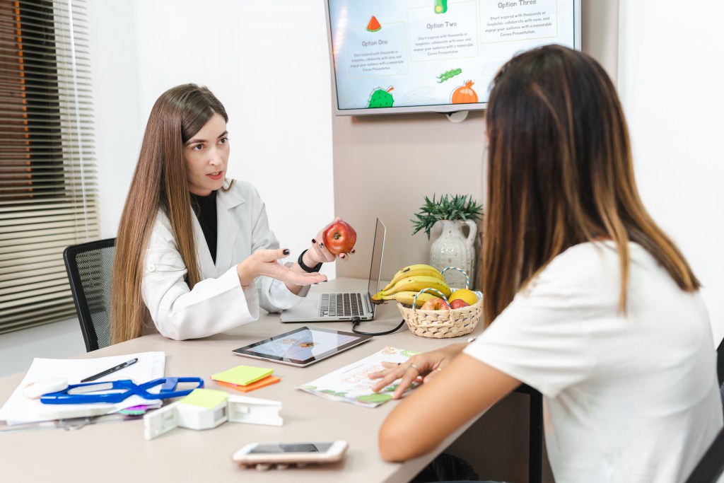 Dieta disociada: una nutricionista explica qué es, cómo funciona y si la recomienda