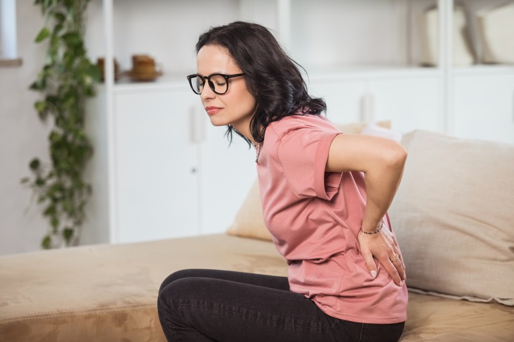 Pérdida de masa muscular durante la menopausia: causas, síntomas y cómo prevenirla según un experto