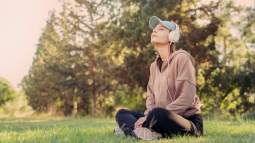 Los expertos de la Universidad de Harvard explican cómo la meditación ayuda a afrontar el miedo, la ansiedad o el estrés