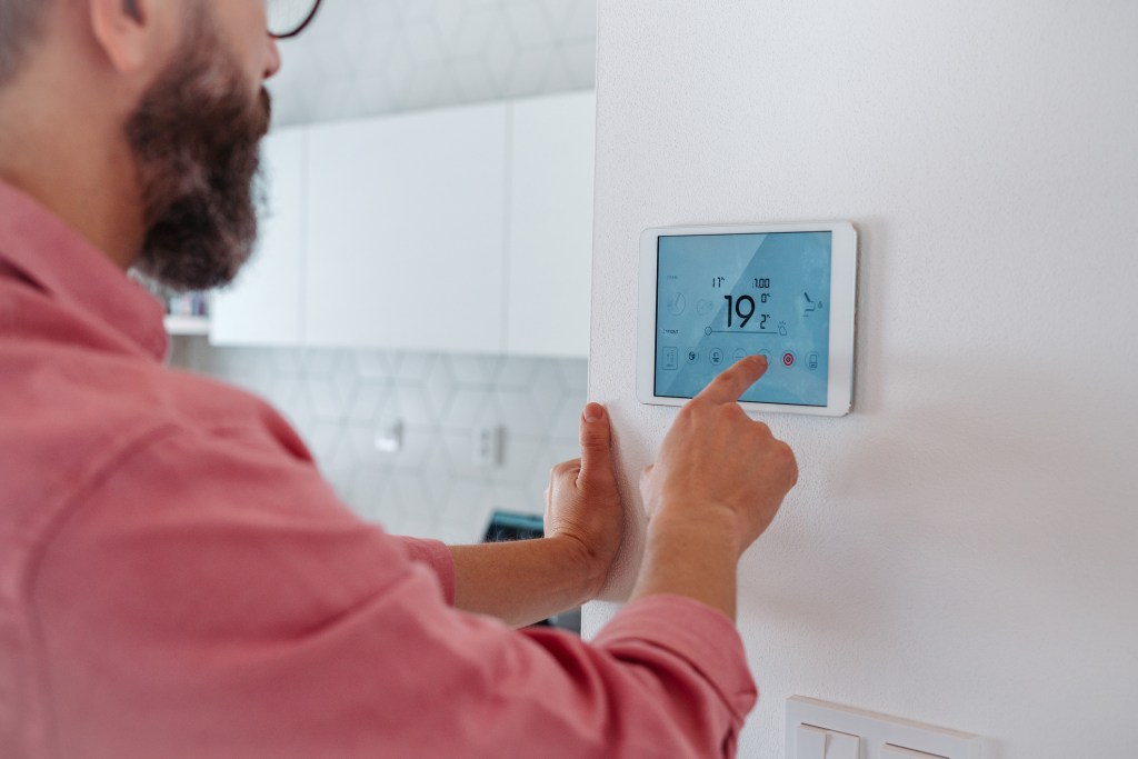 10 recomendaciones de la OCU para preparar el hogar contra el frío y ahorrar energía y dinero