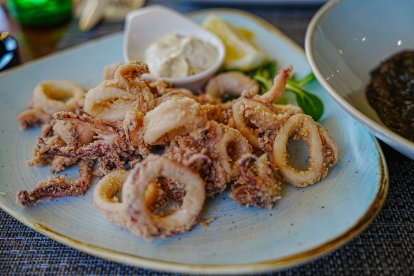 Emplátalos y acompaña con limón
