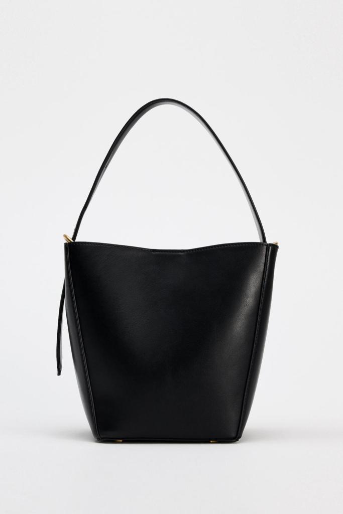 Parfois tiene el clon low cost del bolso de firma francesa que no paran de llevar Nuria Roca, Maribel Verdú y otras mujeres +50 este otoño