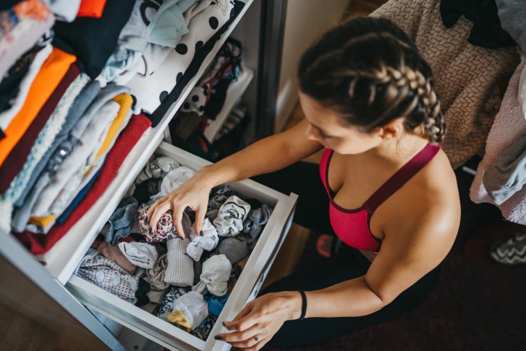 Los mejores trucos para hacer el cambio de armario según la gurú del orden Alicia Iglesias - Fuente: iStock