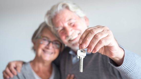 El aviso de Hacienda que interesa a los propietarios mayores de 65 años - Fuente: iStock