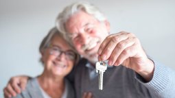 El aviso de Hacienda que interesa a los propietarios mayores de 65 años - Fuente: iStock