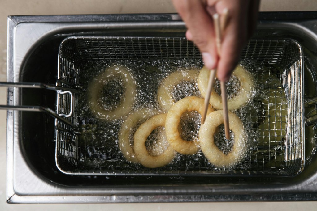 Cinco alimentos que podrían acelerar el deterioro de la memoria, según Harvard