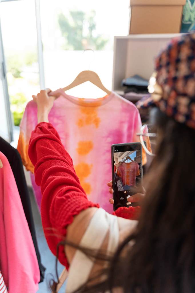 Camela lanza cinco canciones inspirados en chats de Wallapop y revolucionan las redes sociales