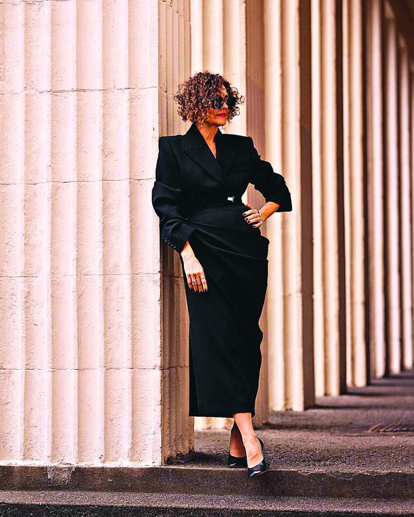 vestido-negro-tipo-blazer