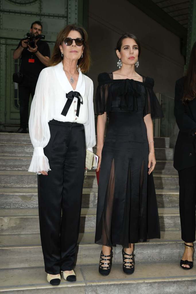 Las blusas con lazo de Zara que ya lucía Carolina de Mónaco y son tendencia este otoño-invierno - Fuente: Getty Images