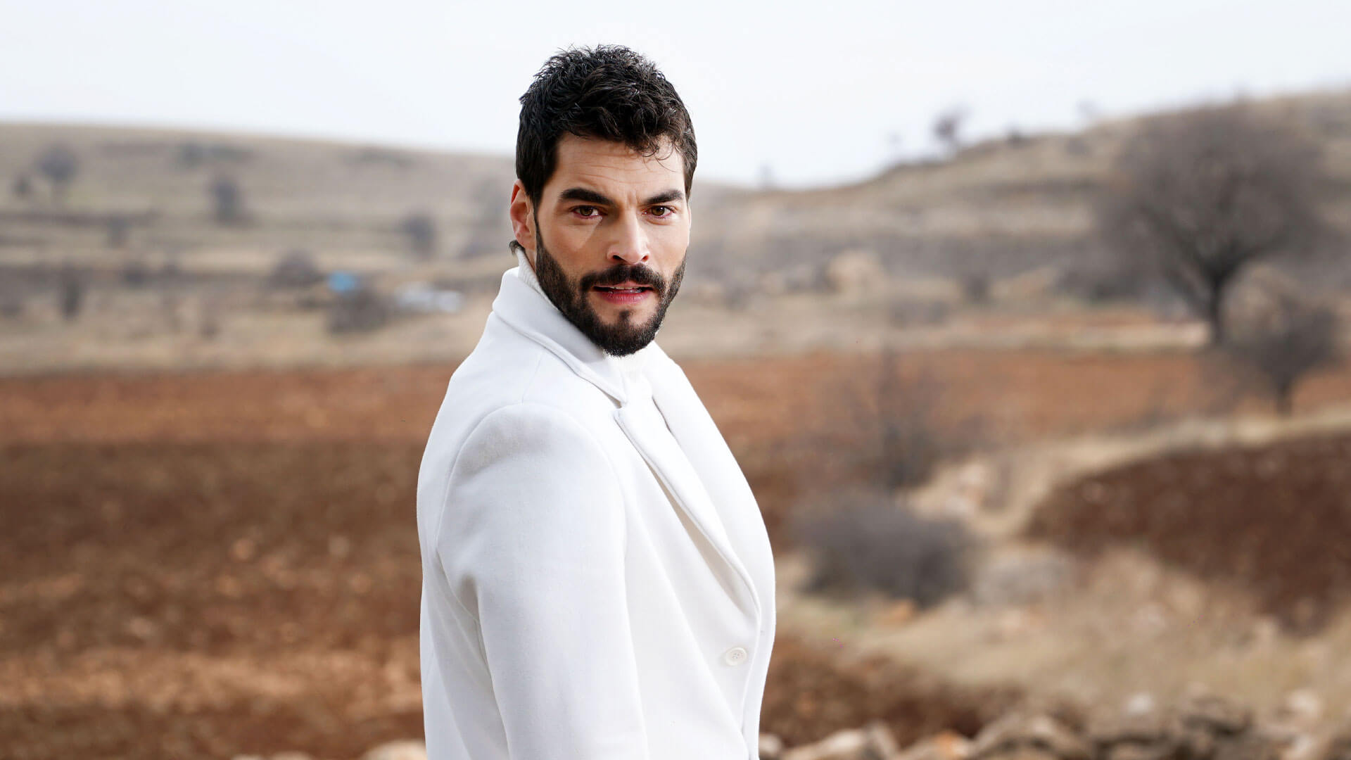 Akin Akinözü.