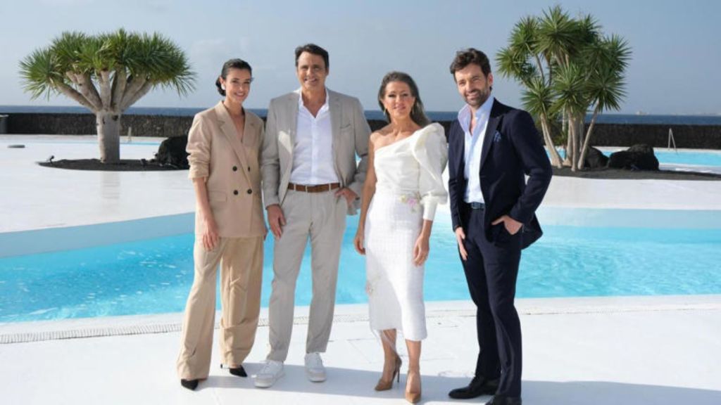 Presentadores de las Campanadas de Mediaset, Blanca Romero, Ion Aramendi, Ángeles Blanco y Ricardo Reyes.